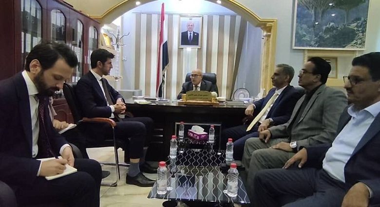 وزير الإدارة المحلية يبحث مع بعثة الاتحاد الاوروبي دعم مشاريع السلطات المحلية
