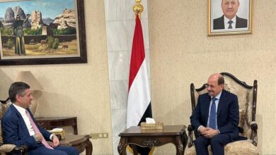 وزير الخارجية يبحث مع السفير الأمريكي العلاقات الثنائية وتطورات الاوضاع في اليمن