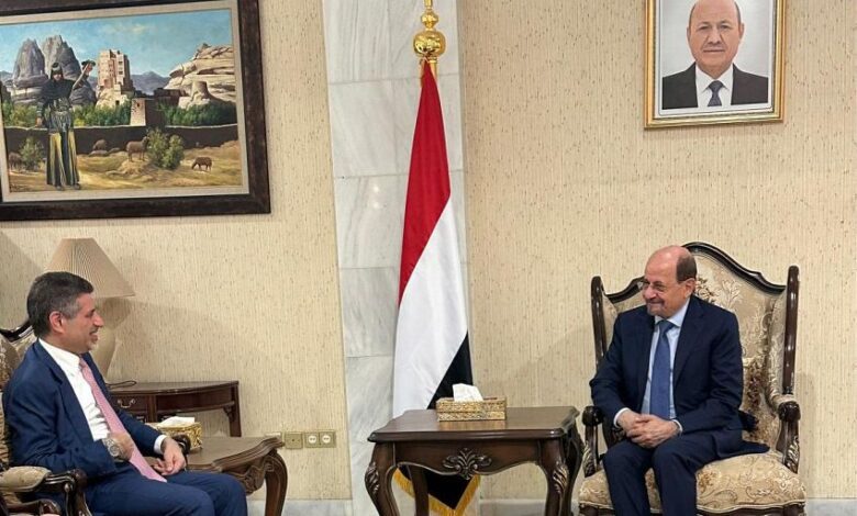 وزير الخارجية يبحث مع السفير الأمريكي العلاقات الثنائية وتطورات الاوضاع في اليمن