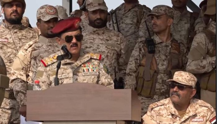 وزير الدفاع: نخوض معركة وطنية ضد مليشيا إرهابية وسننتصر