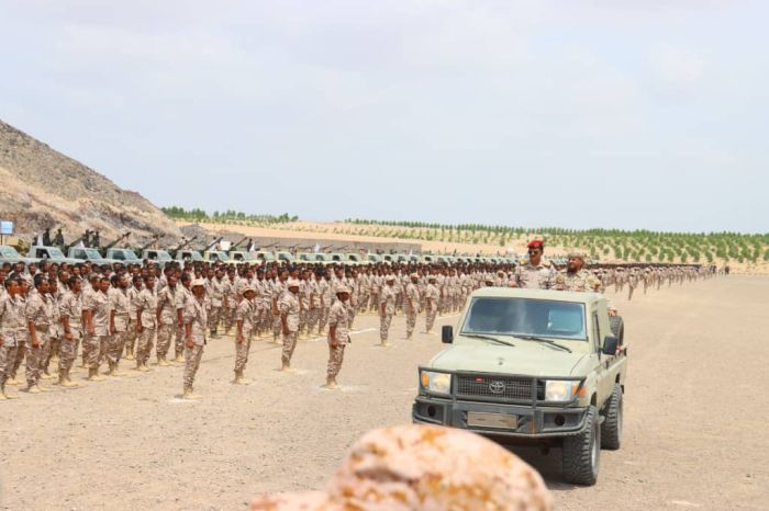 وزير الدفاع يؤكد جاهزية الجيش للحسم بعد فشل رهانات السلام مع الحوثيين