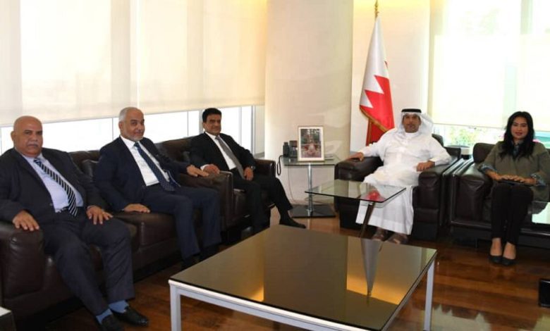 وزير النفط والمعادن يبحث مع وزير النفط والبيئة البحريني تعزيز التعاون المشترك