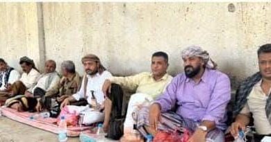 وفد من مشايخ وقيادات تهامة يلتقي محافظ أبين لمتابعة قضية مقتل "الزرنوقي" في المحفد