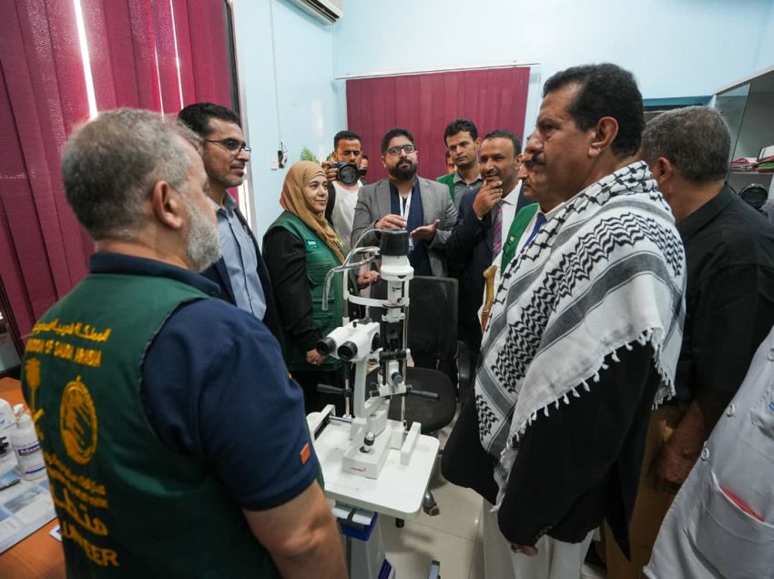 وكيل مأرب يدشن مخيم نور السعودية لجراحة العيون بتمويل مركز سلمان للإغاثة