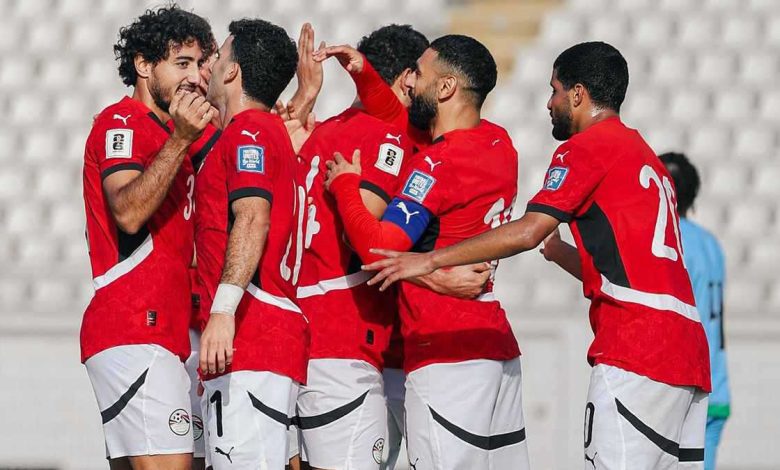 مشهد نادر.. محمد صلاح يرقص في غرفة ملابس منتخب مصر (فيديو)