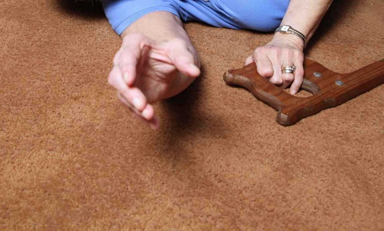 قطع رأسها.. محاكمة شاب بتهمة قتل جدته بطريقة مفزعة