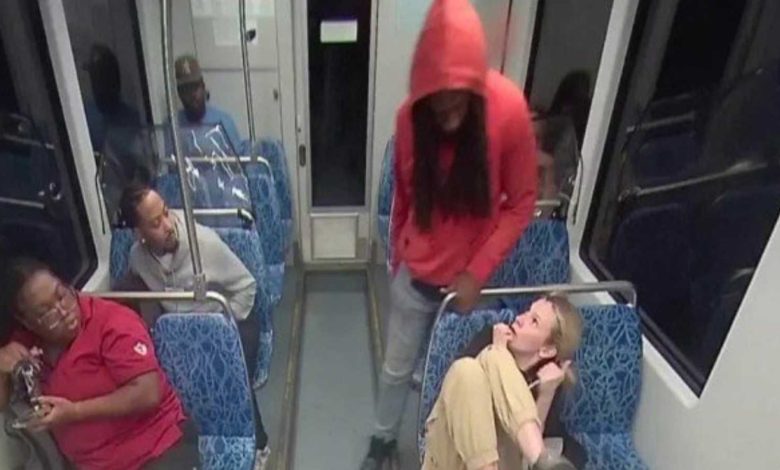 فيديو جديد لقاتل اللاجئة الأوكرانية داخل قطار في أمريكا