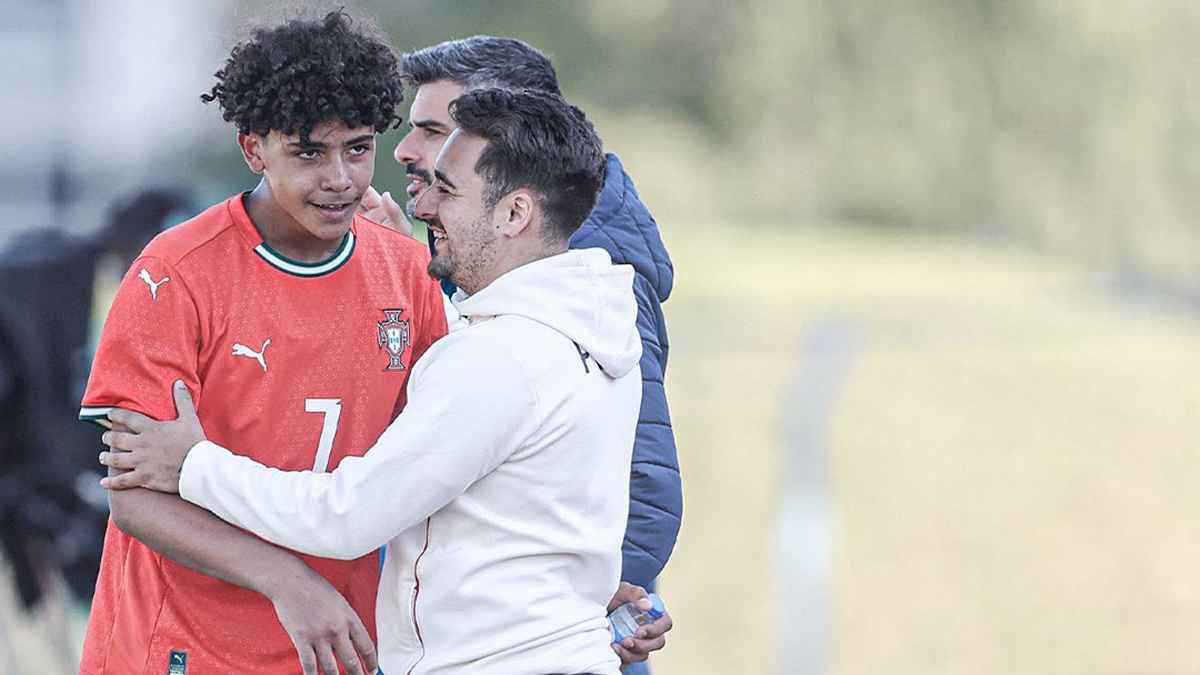 خصم نصف العقد.. وليد صلاح الدين يرعب