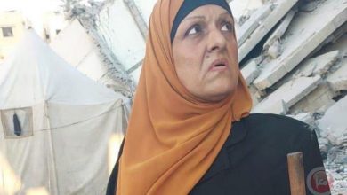 اخراج والدة جندي امريكي من غزة