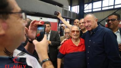 فيديو... شاهد لحظات وصول الخطيب لمقر انتخابات الأهلي للإدلاء بصوته