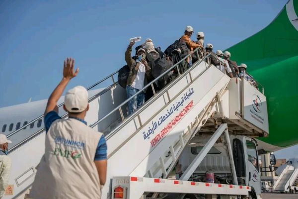 148 لاجئًا صوماليًا يعودون إلى بلادهم