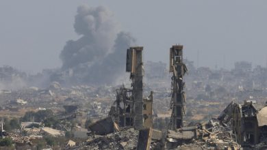 غزة تشيع عشرات الشهداء واسرائيل تعيد فتح المعابر
