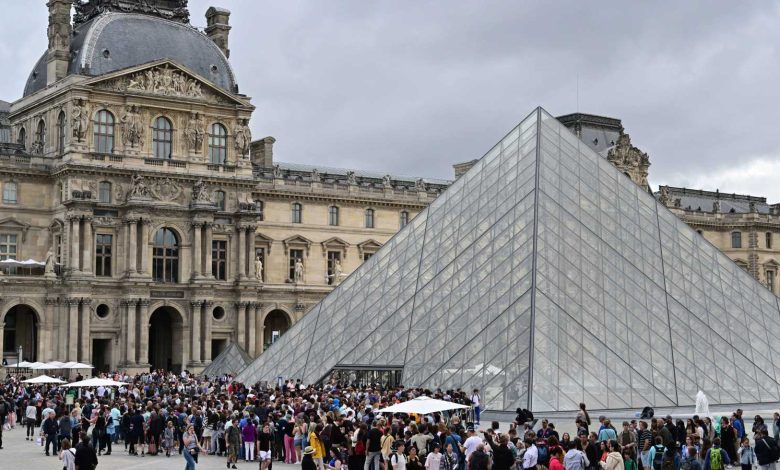 امرأة تخدع زوجها وعائلتها بحمل