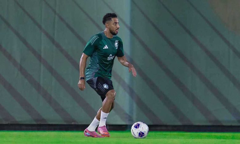 فخور بأني جزائري.. زيدان يثير حماس الجماهير قبل مباراة الحسم بتصفيات المونديال