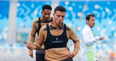 محمد شحاتة يشارك مع الزمالك أمام ديكيداها الصومالى بشرط
