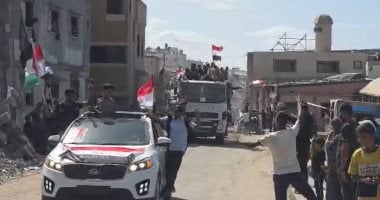 فلسطينيون يشكرون مصر على نقلها للنازحين مجاناً: مصلحة غزة والقاهرة واحدة