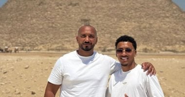 بيزيرا ووالده فى زيارة للأهرامات: كل ما يبنى بهدف حقيقى يصمد عبر القرون.. صور