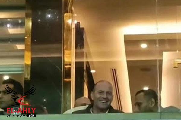 ييس توروب يتواجد في ستاد القاهرة لمتابعة مباراة منتخب مصر وغينيا بيساو