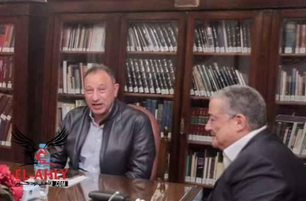 التعليق الأول لياسين منصور بعد ترشحه في انتخابات الأهلي