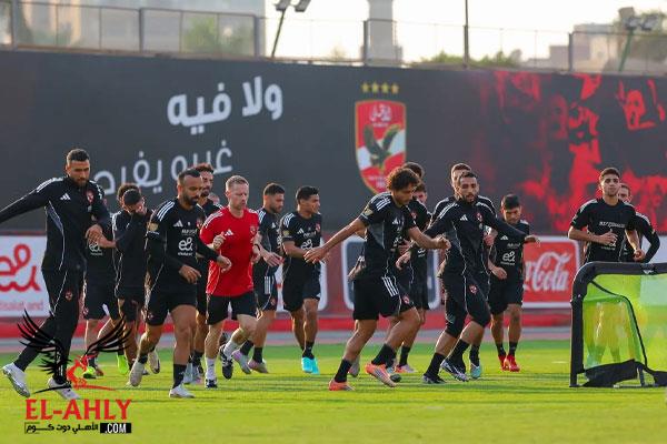 الأهلي يستأنف تدريباته الجماعية استعدادًا لمواجهة بتروجيت