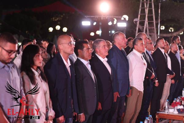 الأهلي يحل أزمة مرتبات العمال