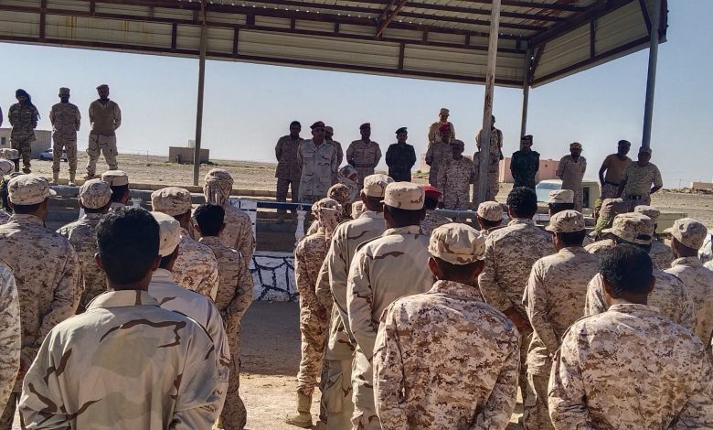 اخبار-حضرموت-|-#رئيس-عمليات-اللواء-الثاني-#دفاع-ساحلي-يلقي-محاضرة-توجيهية-لتعزيز-الانضباط-ورفع-الروح-المعنوية-باللواء