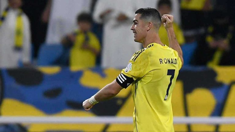 20 كلمة.. خطاب رئيس ريال مدريد في غرفة الملابس بعد الفوز على برشلونة