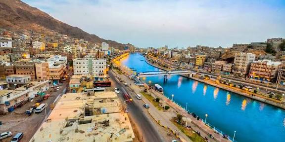 اخبار-حضرموت-|-“بن-حبريش-يساوم-على-الحكم-الذاتي-ويبيع-أزمات-حضرموت-في-سوق-المصالح”
