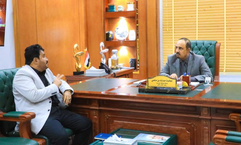 اخبار-حضرموت-|-محافظ-#حضرموت-يبحث-خطة-اتصالات-الساحل-لتعزيز-الأبراج-وتطوير-خدمات-#الاتصالات-والإنترنت