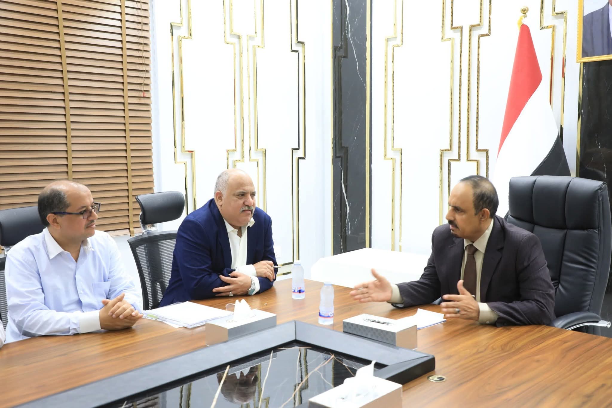اخبار-حضرموت-|-محافظ-#حضرموت-يبحث-مع-المدير-العام-للمؤسسة-العامة-للكهرباء-بالجمهورية-سُبل-تحسين-#الخدمة-ومعالجة-اختناقات-التوليد-في-الساحل-والوادي