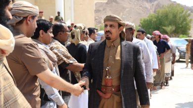 اخبار-حضرموت-|-محافظ-#حضرموت-يصل-#سيئون-ويناقش-الأوضاع-الخدمية-والأمنية-مع-قيادات-السلطة-المحلية-والعسكرية
