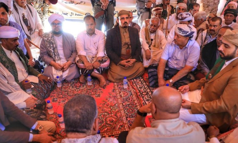 اخبار-حضرموت-|-محافظ-حضرموت-يرعى-تحكيمًا-قبليًا-لآل-كثير-في-قضية-“مقتل-أبناء-آل-طالب”-ويؤكد-أن-التسامح-ووحدة-الصف-درعنا-الحصين-في-مواجهة-الفتن