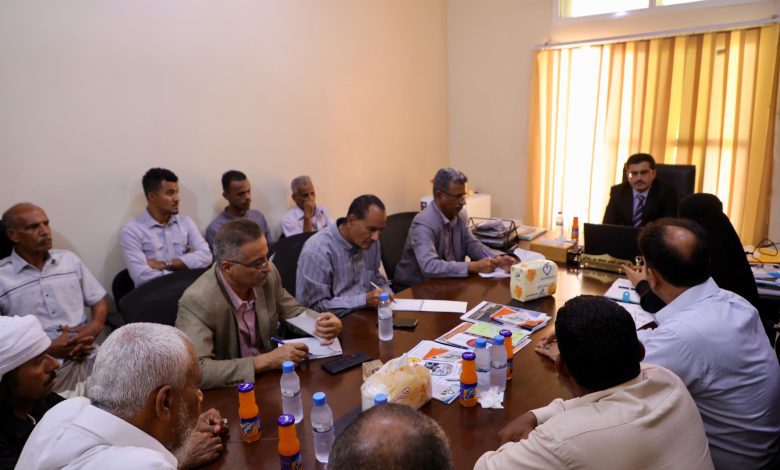 اخبار-حضرموت-|-نائب-وزير-المياه-والبيئة-بن-عفرار-يطلع-على-سير-العمل-في-فرع-الهيئة-العامة-لحماية-البيئة-بساحل-حضرموت