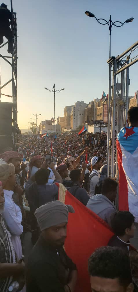 اخبار-حضرموت-|-شاهد-بالصور.حشود-جماهيرية-غفيرة-تحيي-ذكرى-ثورة-14-أكتوبر-بمدينة-شبام-التاريخية-بحضرموت