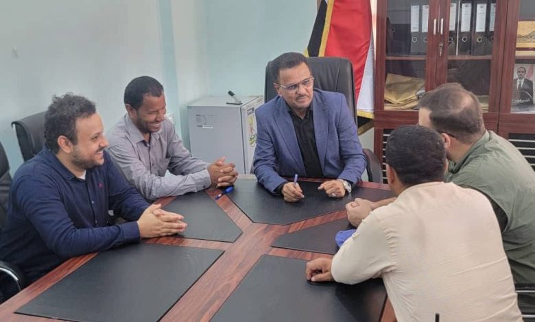 اخبار-حضرموت-|-الأمين-العام-لمحلي-#حضرموت-يبحث-مع-مدير-برنامج-الغذاء-العالمي-دعم-تدخلات-البرنامج-لتطوير-مركز-#الإنذار-المبكر-بالمحافظة