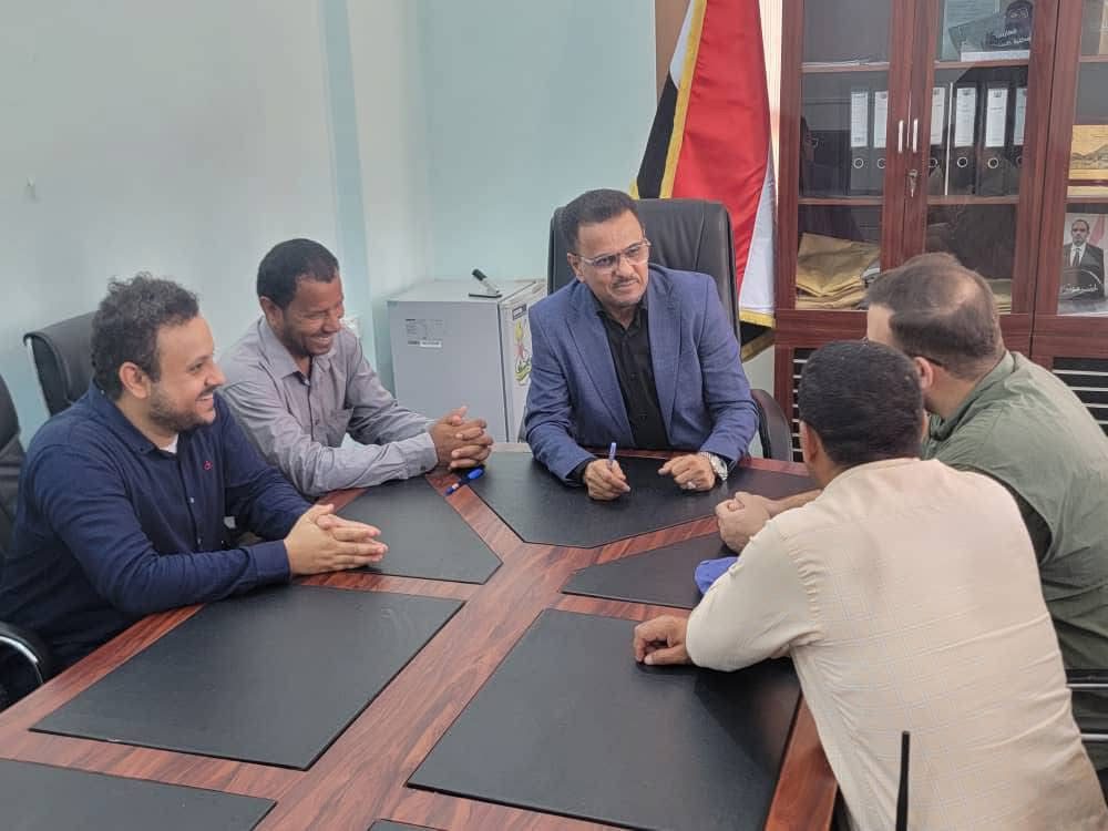 اخبار-حضرموت-|-الأمين-العام-لمحلي-#حضرموت-يبحث-مع-مدير-برنامج-الغذاء-العالمي-دعم-تدخلات-البرنامج-لتطوير-مركز-#الإنذار-المبكر-بالمحافظة