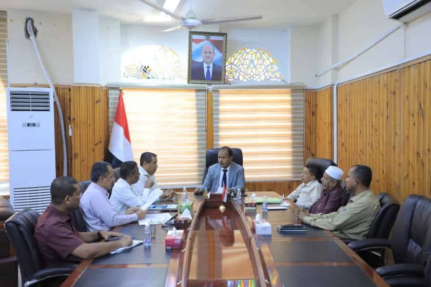 اخبار-حضرموت-|-برئاسة-الوكيل-العامري-لجنة-المناقصات-بوادي-حضرموت-ترسي-مناقصة-مشروع-روضة-بور-بعد-استكمال-التحليل-الفني 