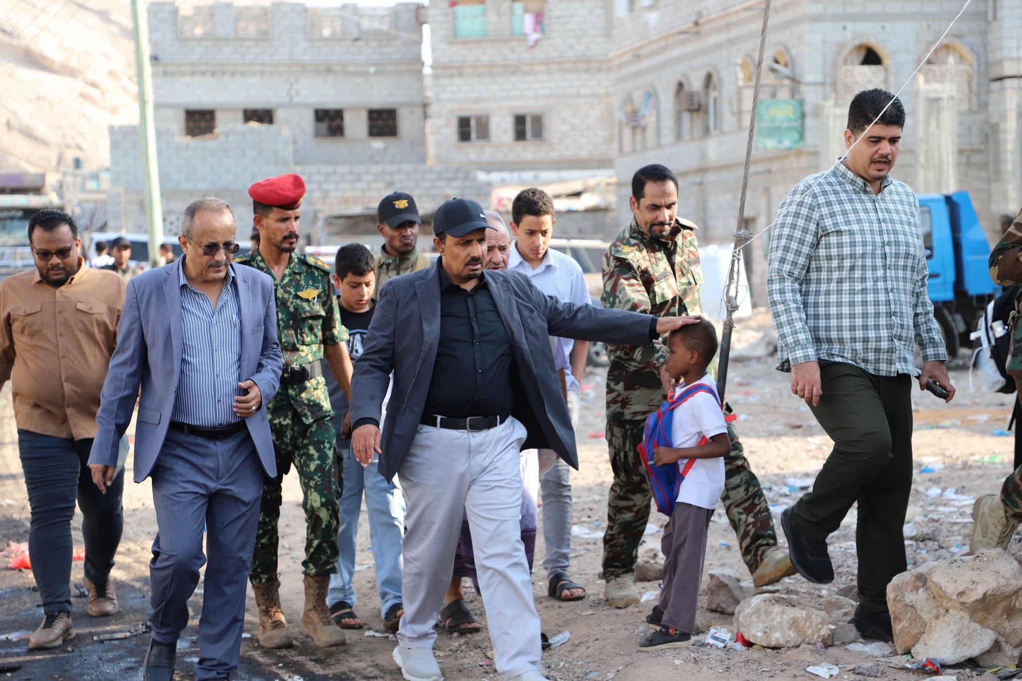 اخبار-حضرموت-|-محافظ-#حضرموت-يتفقد-سير-العمل-في-#مشاريع-تحسين-وتجميل-شوارع-وأحياء-مدينة-المكلا