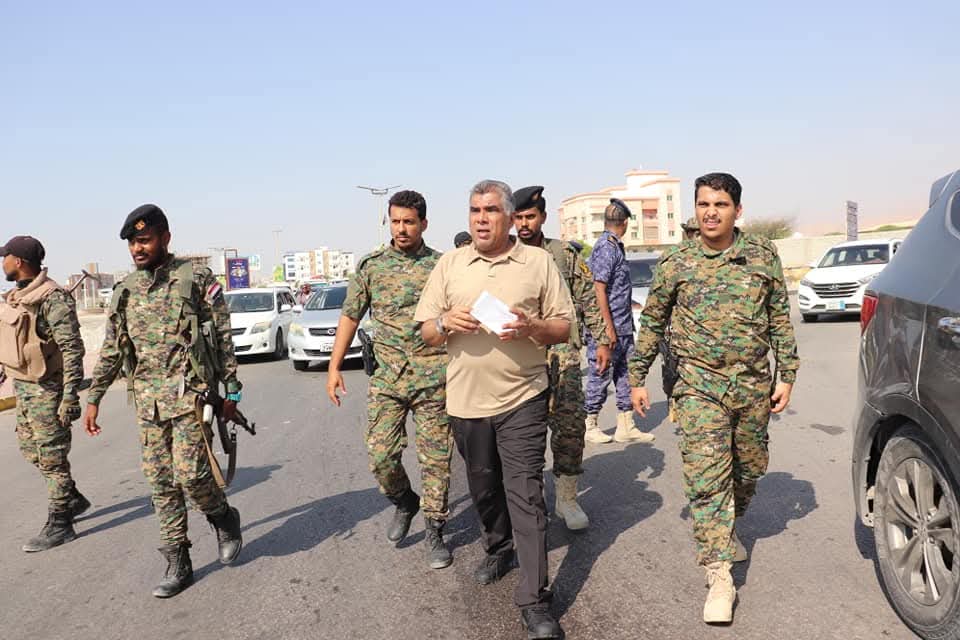 اخبار-حضرموت-|-العميد-المنهالي-يقود-#حملة-مرورية-بشوارع-المكلا-ويؤكد:-لن-نسمح-بانتشار-الجرائم-والحوادث-بسبب-المركبات-#المخالفة-والمجهولة