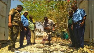 اخبار-حضرموت-|-شرطة-السير-تضبط-عددًا-من-الدراجات-النارية-المخالفة-بالمكلا-وتبدأ-بقطع-القزوزات-المزعجة