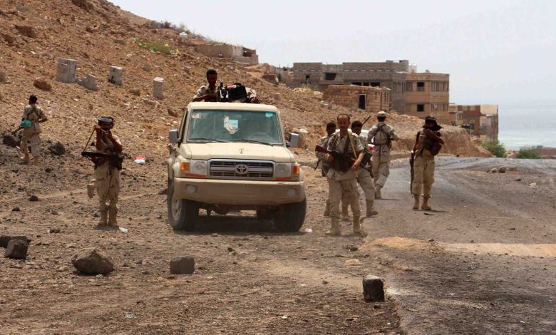 اليمن.. مقتل 4 جنود بمواجهات مع الحوثيين في الضالع وتعز