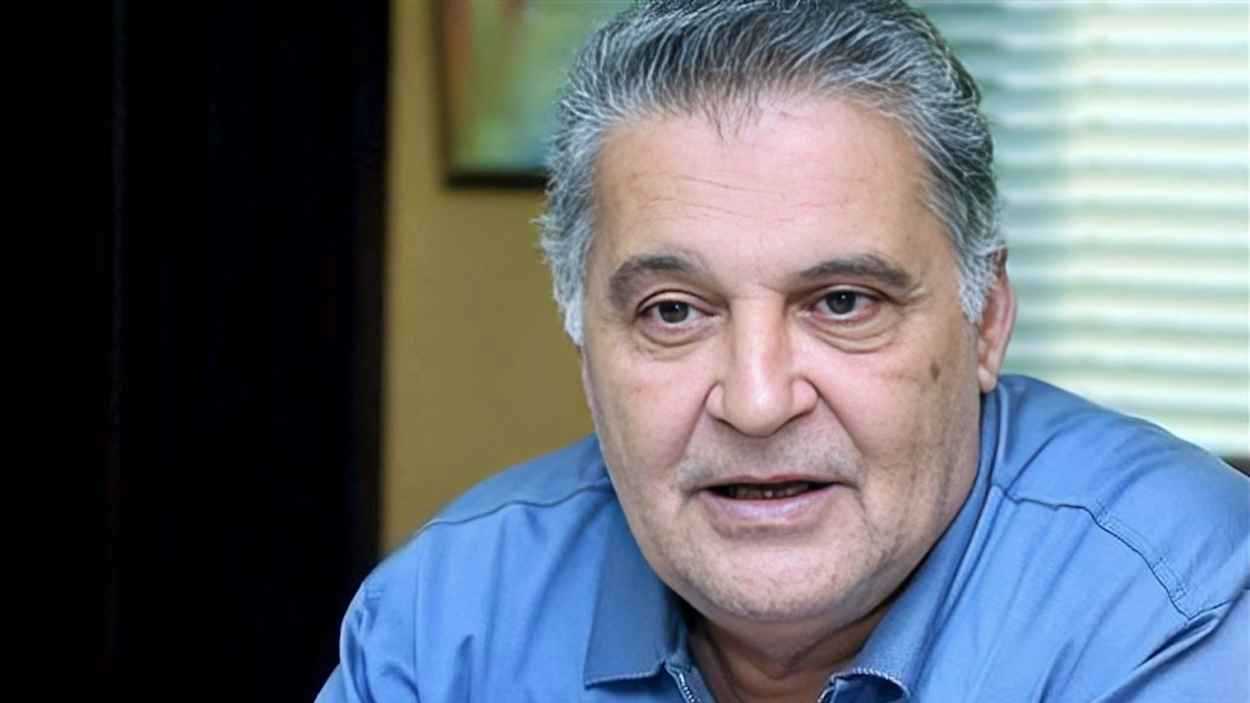 وفاة عازف الغيتار الأمريكي إيس فريلي بعد سقوط