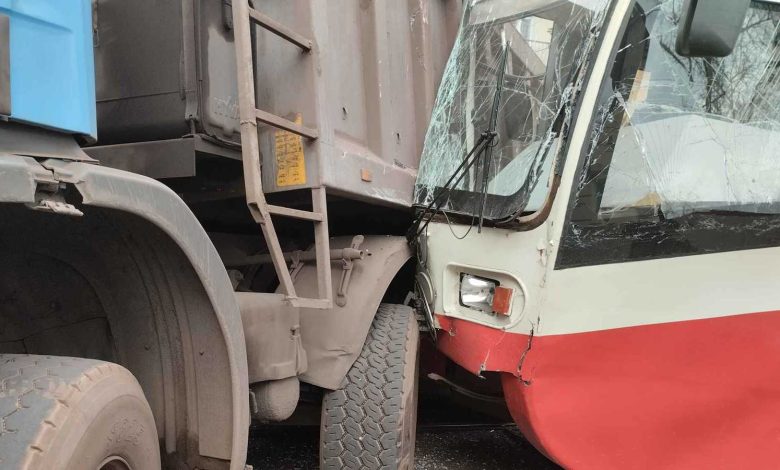 أب يجبر مُغتصب ابنته على حفر قبره بيديه