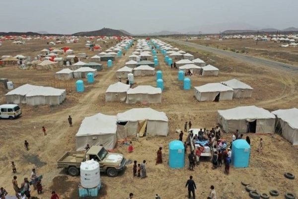 34 أسرة جائعة فرت من المناطق المنكوبة بمليشيا الحوثي إلى المحافظات المحررة خلال الأسبوع الماضي