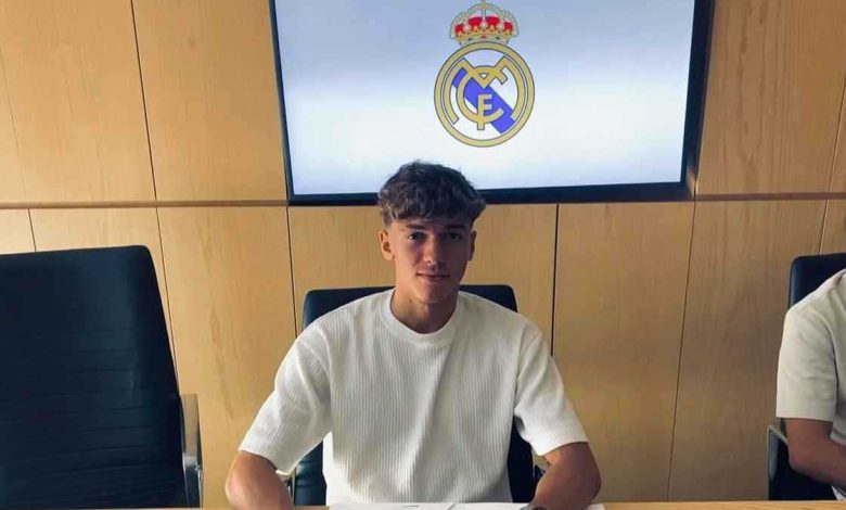 نجمان فقط لعبا مباريات أكثر من كريستيانو رونالدو.. من هما؟