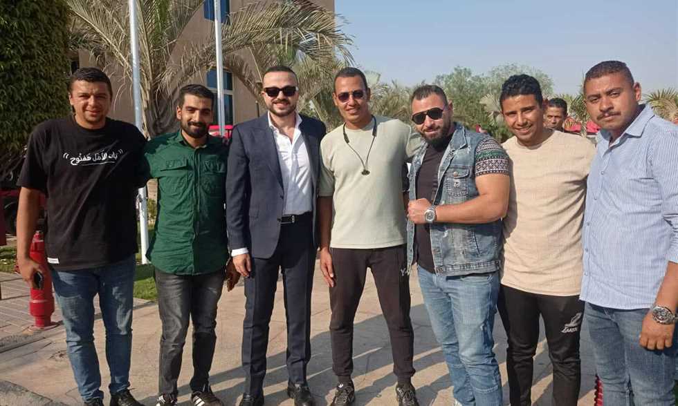 خبر في الجول - "وعد بحل الأزمة".. الجارحي والغزاوي يجتمعان مع عمال الأهلي بعد احتجاجهم