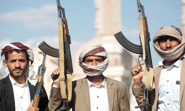تصفيات وحملات أمنية.. لماذا يصعّد الحوثيون "حربهم" على القبائل اليمنية؟