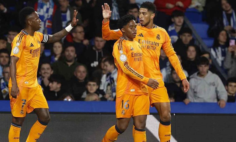 نجل أسطورة تشيلسي يجمع الكرات في