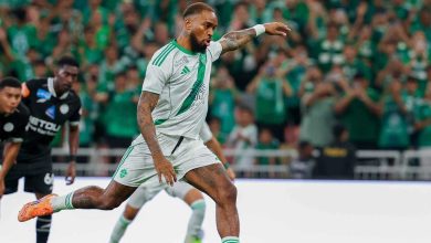 غير مقتنع بصالح أبو الشامات.. أول مطالبة برحيل يايسله عن الأهلي السعودي (فيديو)