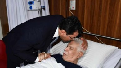 وزير الرياضة يزور حسن شحاتة للاطمئنان على حالته الصحية